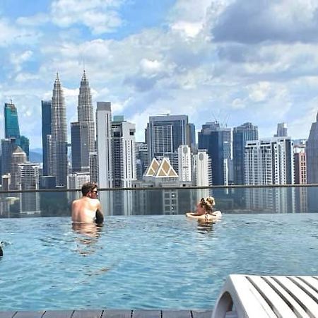 Regalia Suites Klcc View Rooftop Infinity Pool By Angkasa Homes Kuala Lumpur Exteriör bild
