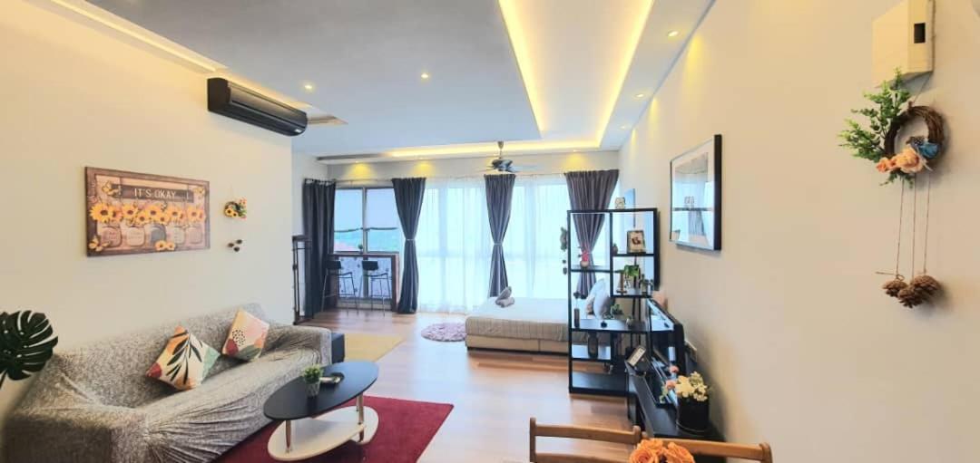 Regalia Suites Klcc View Rooftop Infinity Pool By Angkasa Homes Kuala Lumpur Exteriör bild