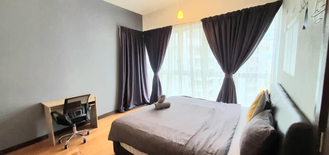 Regalia Suites Klcc View Rooftop Infinity Pool By Angkasa Homes Kuala Lumpur Exteriör bild